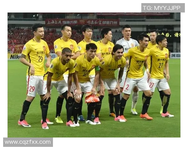 广州恒大主场大胜上海上港四比一展现强大实力与团队默契